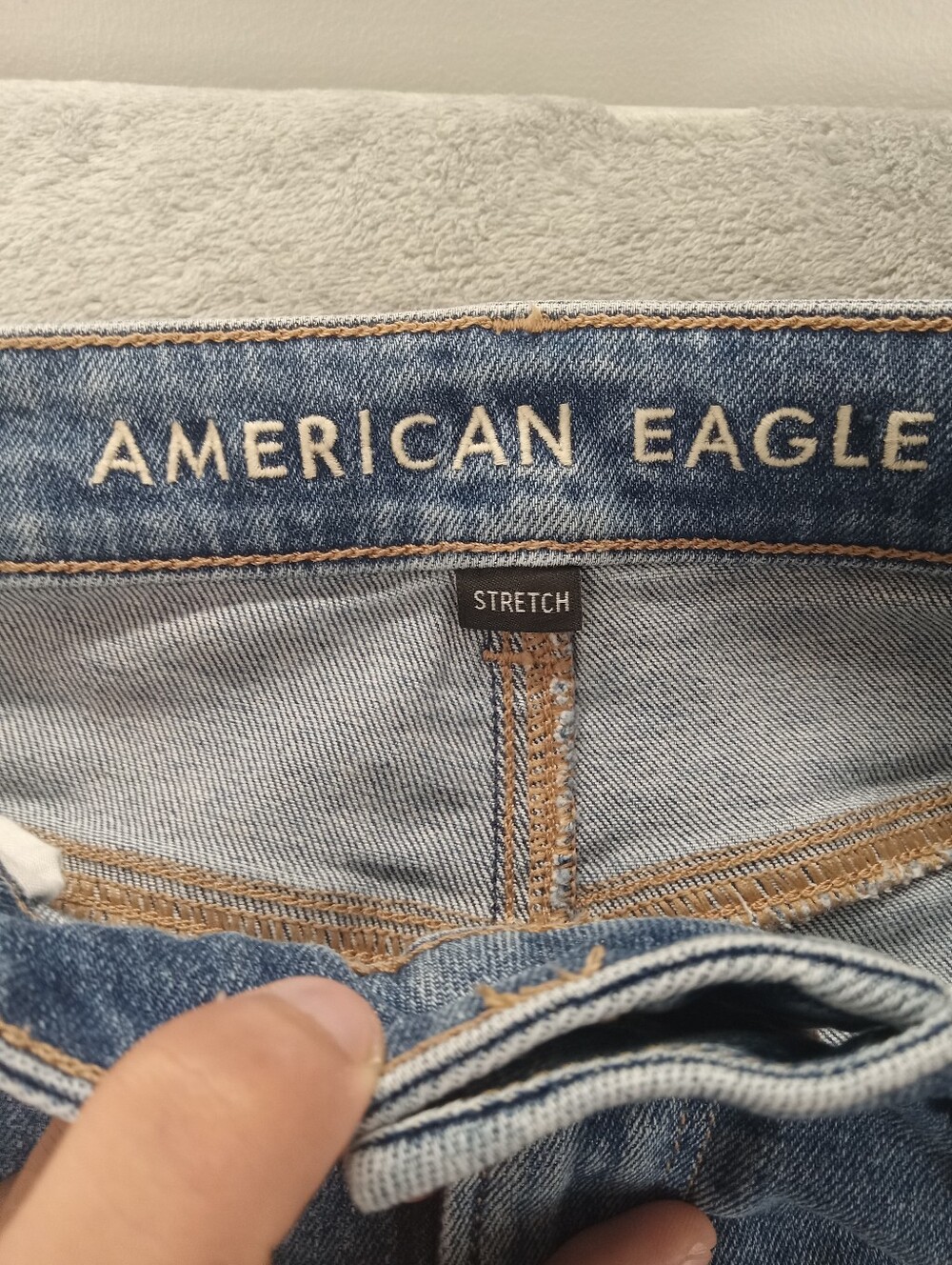 American Eagle women’s Outfittersc Light Blue Stretch Jeans size 6